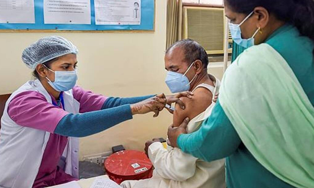 Healthcare Workers Can No Longer Register For COVID-19 Vaccine: Centre