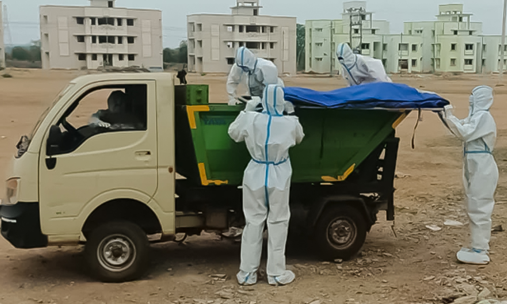 Chhattisgarh: Garbage Van Carries COVID Patients Bodies To Crematorium In Rajnandgaon