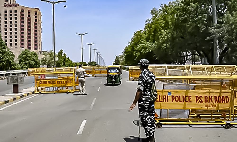 Delhi Undergoes A Week-Long Curfew To Break The Chain Of Transmission
