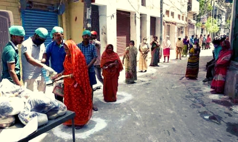Andhra Pradesh: Despite Meagre Earnings, This Ward Volunteer Feeds 200 People In Tirupati