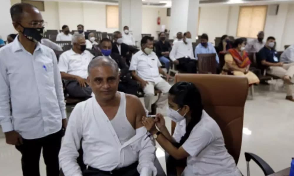 Ahmedabad Vaccinates 11,000 Super-Spreaders Under Special Drive