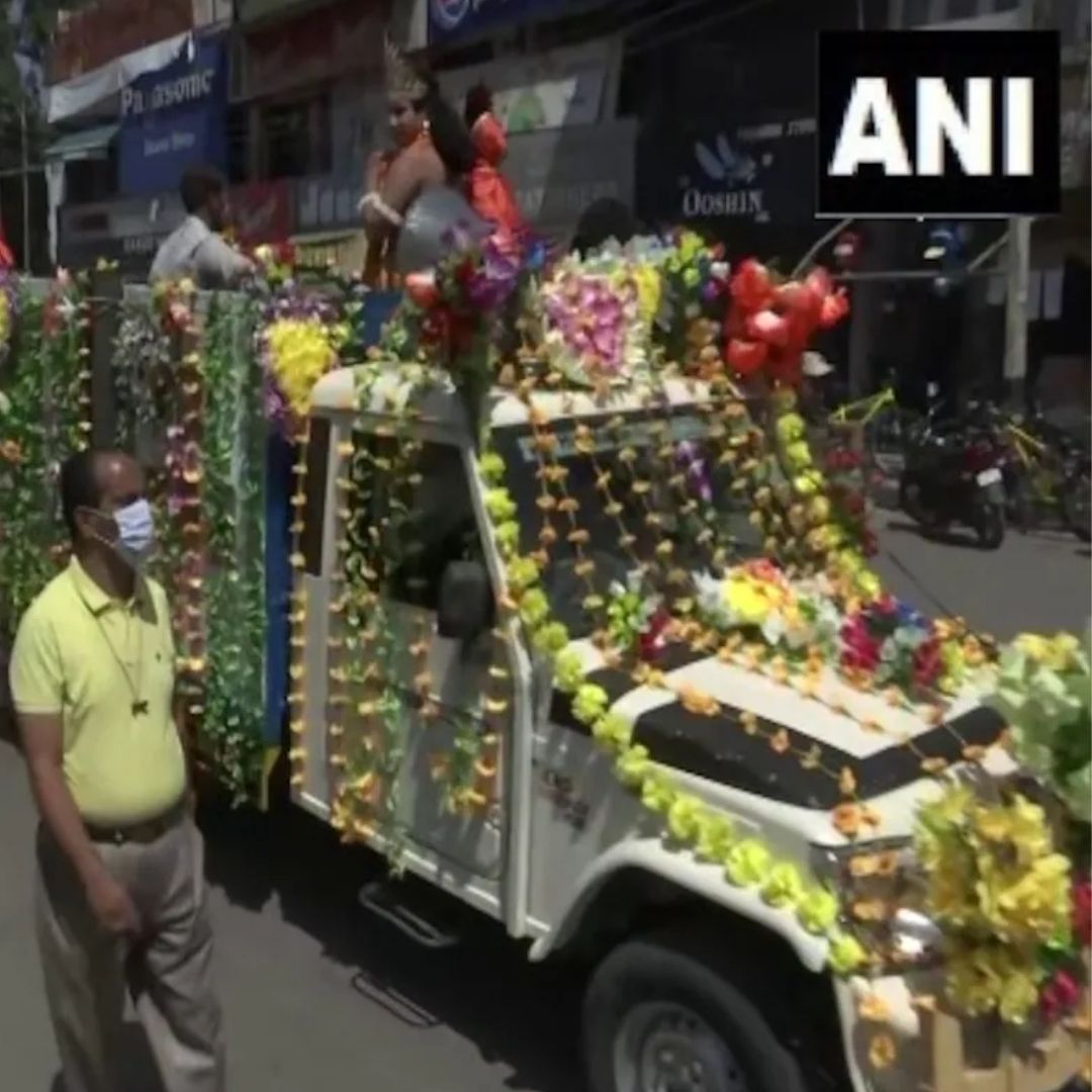 Kashmiri Pandits Step Out For Janmashtami Procession After Years In Srinagar