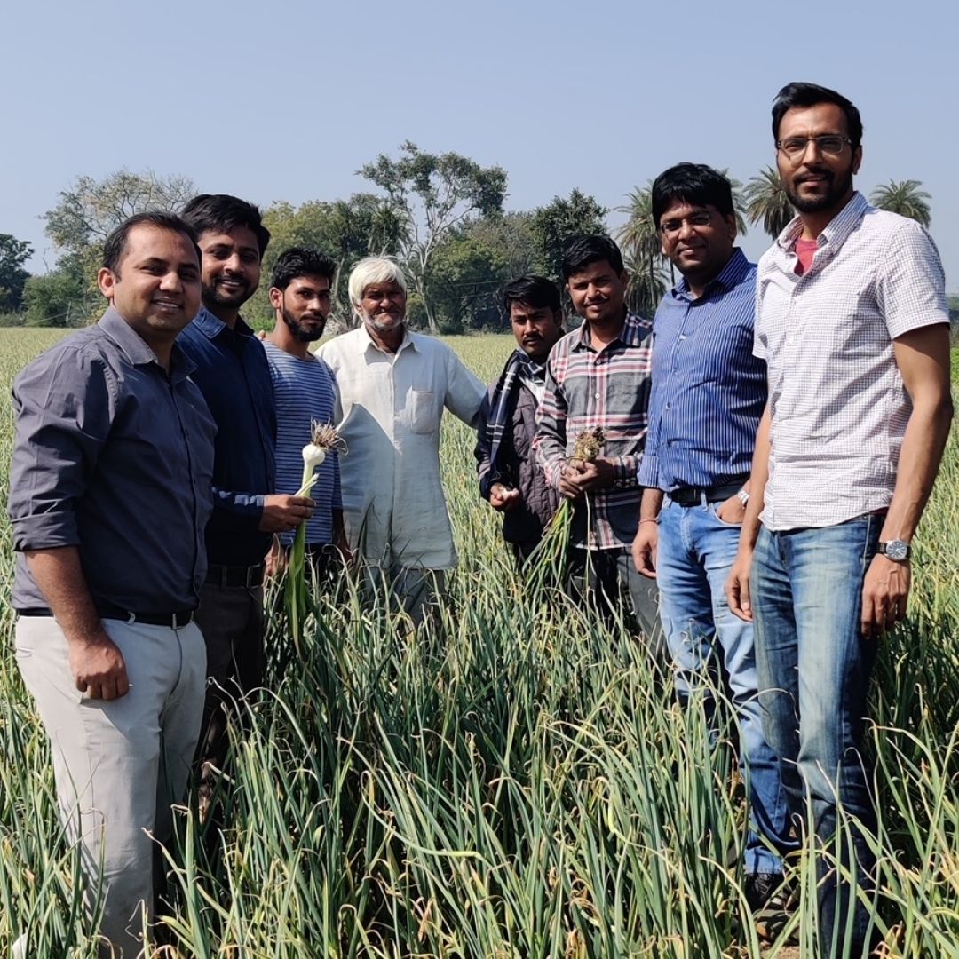 Boon To Agriculture! This Indore-Based Agritech Startup Has Benefitted 8 Lakh Farmers; Resolved Over 3 Million Queries