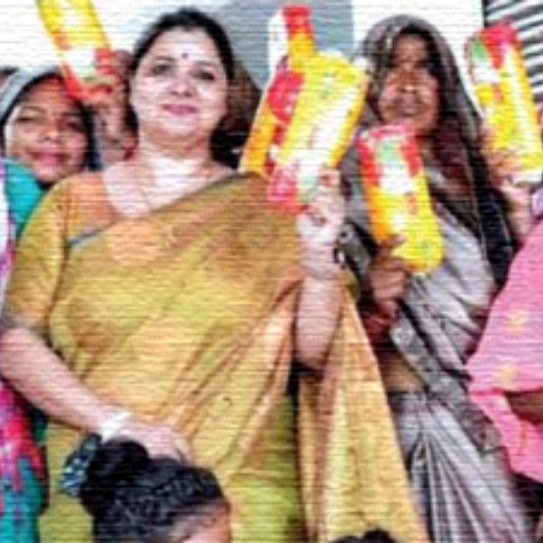 Pad Woman Of Uttar Pradesh: Lecturer Uses 10% Of Salary To Spread Awareness On Menstrual Hygiene