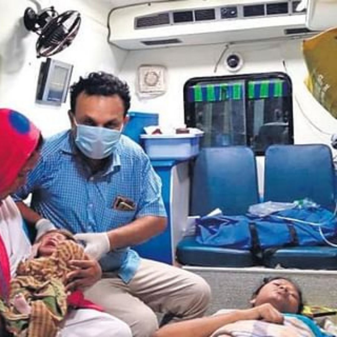 EMT, ASHA Worker Come To Rescue Of Andhra Woman, Help Her Deliver Baby Inside Ambulance
