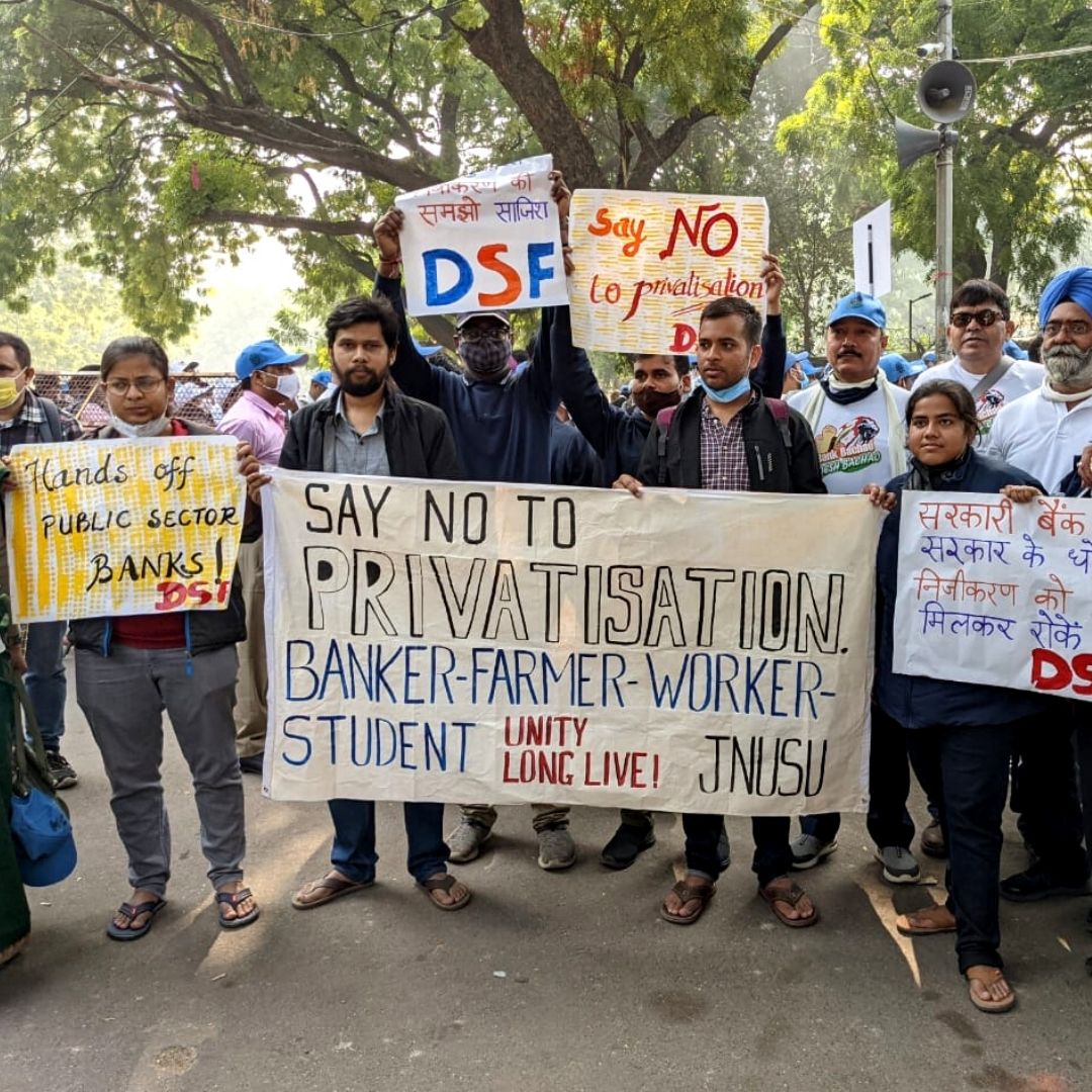Bank Bachao, Desh Bacho: Officers Union Stage Protest Against Privatisation