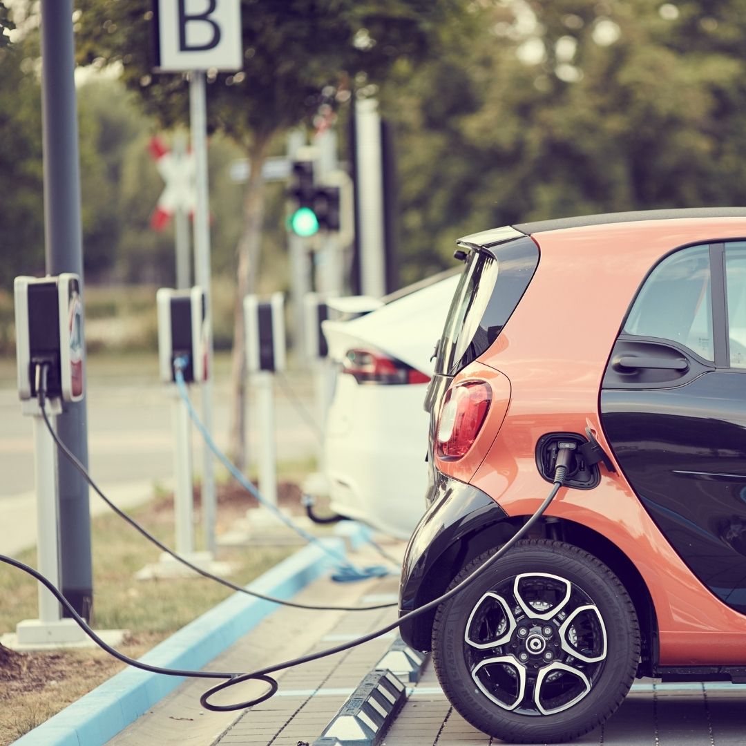 To Fastrack EV Adoption In India, Centre Aims To Set Up Charging Points At 22,000 Petrol Pumps Across Country