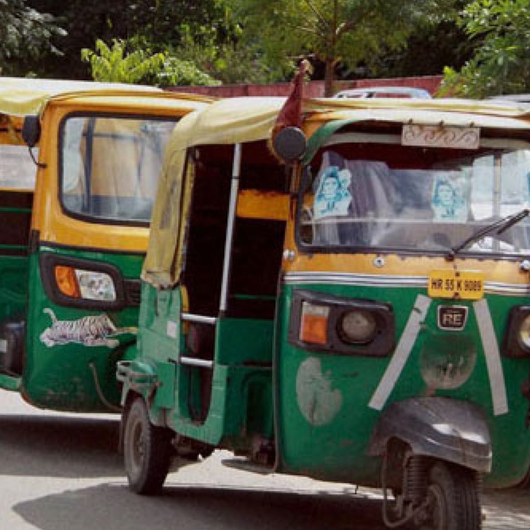 MP: Auto Drivers Protest Half-Naked In Bhopal Against Confiscation Drive