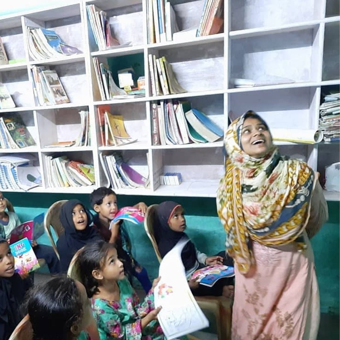 This 19-Yr-Old Is On Mission To Improve Education System In Bihar With Her Community Library Project