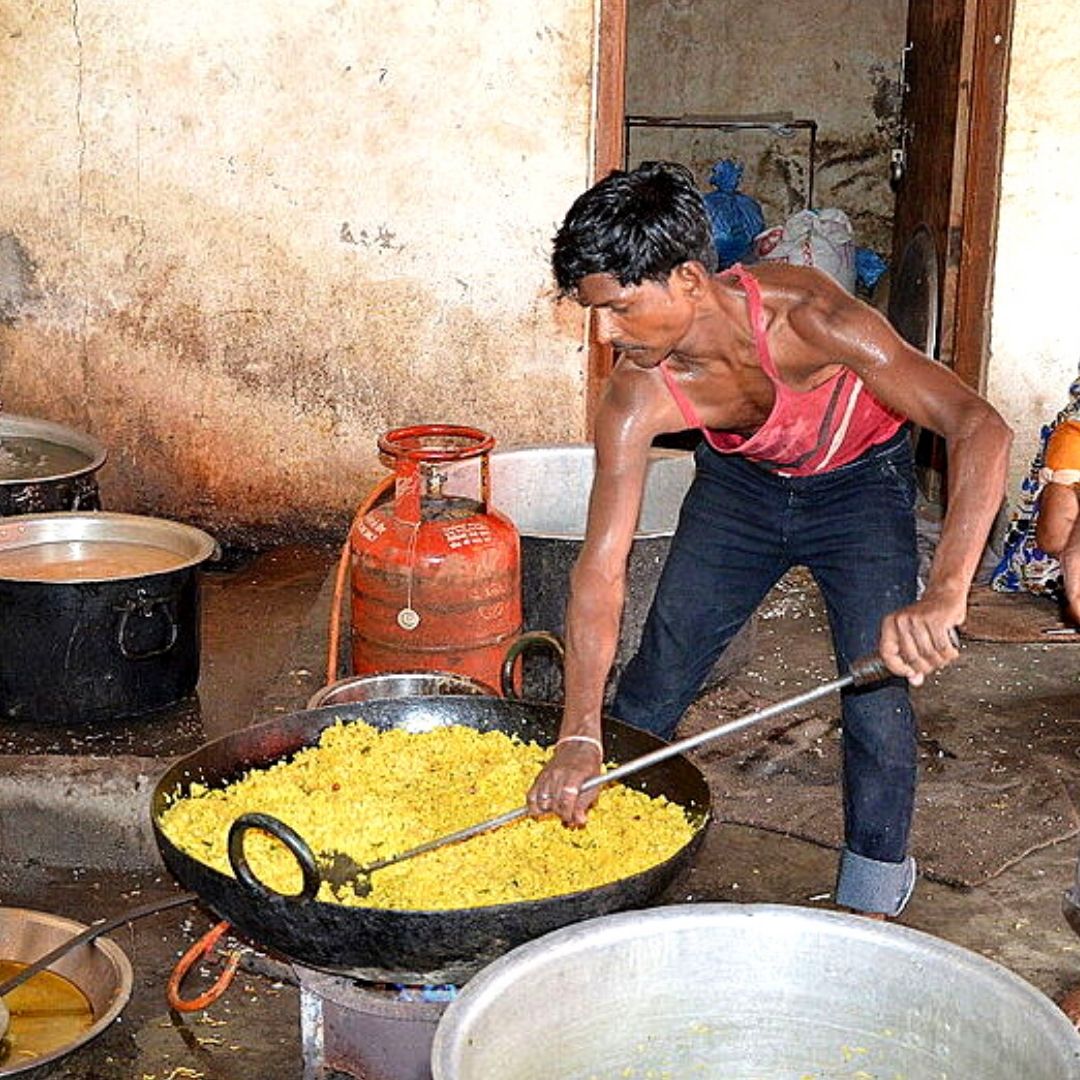 Nearly 65% Mid-Day Meal Cooks Underpaid, Recieve Monthly Salary Less Than 2K: Report