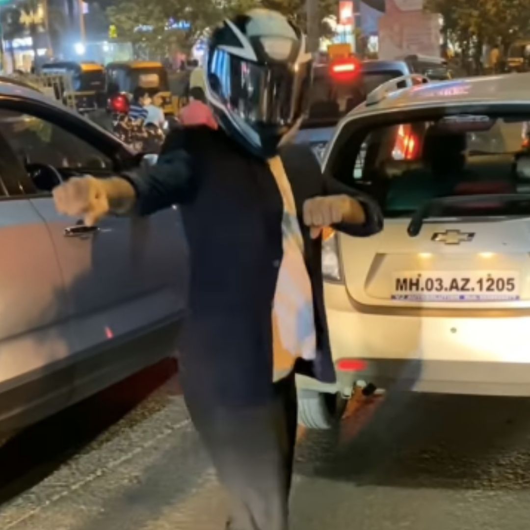 Meet Subodh Londhe Signal Helmet Guy Who Is Using His Dancing Skills To Raise Awareness About Traffic Rules