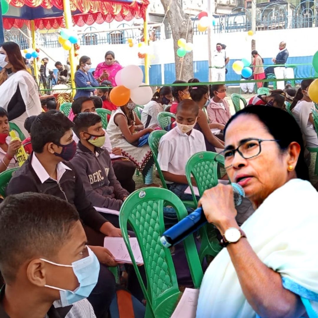 West Bengal Govt Starts Open-Air Classroom Paray Shikshalaya For Students