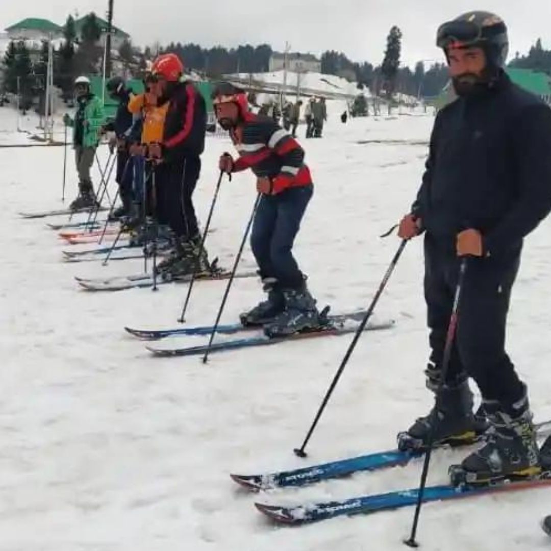 Kashmir: Indian Army Undertakes Rigorous Ski-Training For Specially-Abled Youngsters