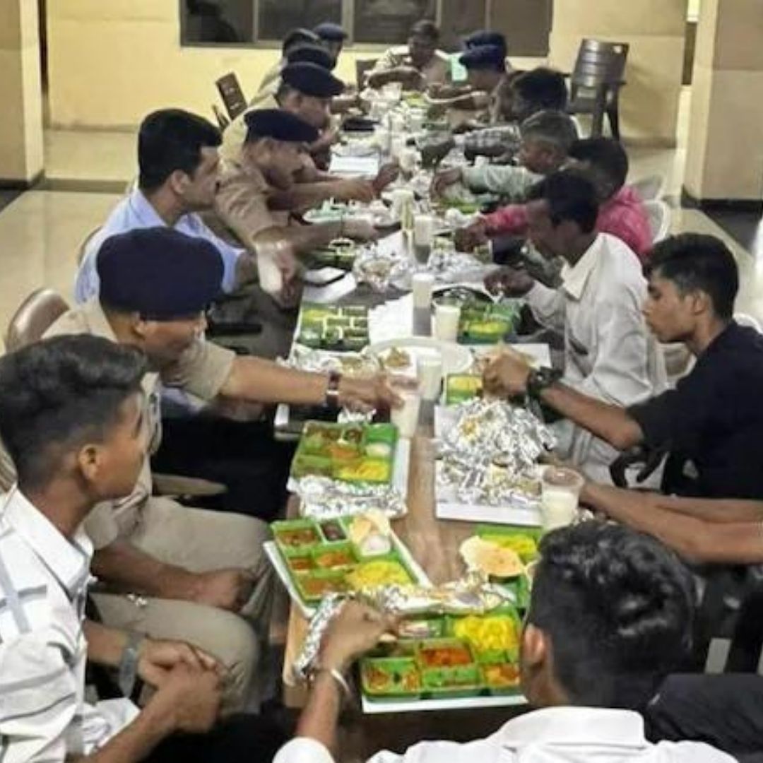 Gujarat: Senior Police Officials Share Meal With Tribal Students Earlier Assaulted By Police