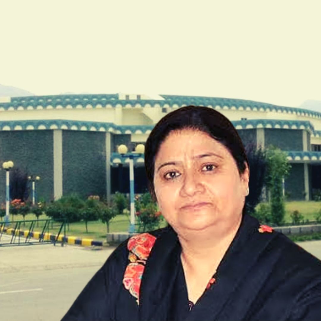 Meet Nilofar Khan, Kashmir Universitys First-Ever Woman Vice-Chancellor