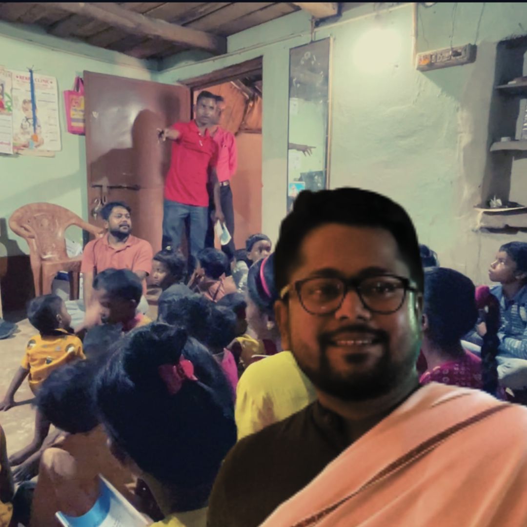 This Journalist Left His Job To Make Rural Communities Digitally Literate, Empowers Vulnerable Tribes