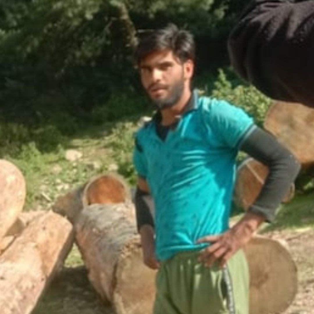 22-Yr-Old Horseman Dies In Kashmir While Trying To Save Amarnath Pilgrim From Falling Off A Cliff