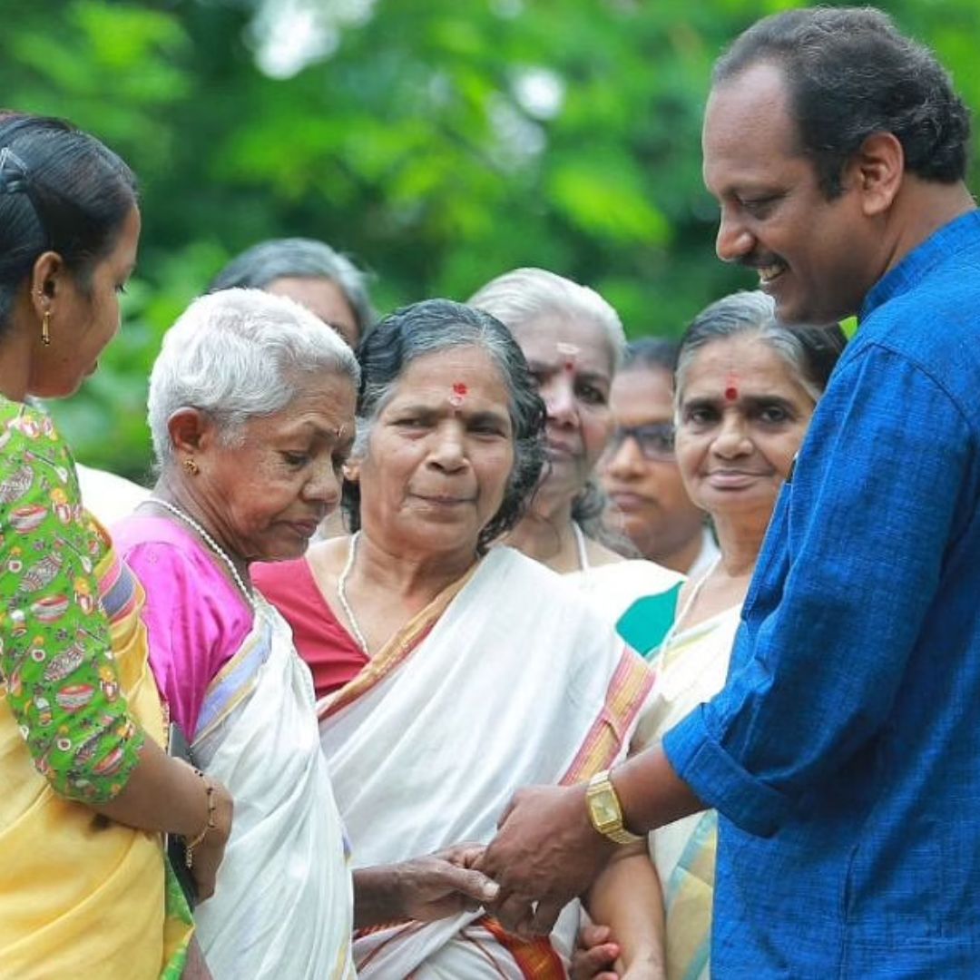 Providing Shelter To Homeless! Once Abandoned By Parents, This Keralite Welcomes Elderly With Open Heart