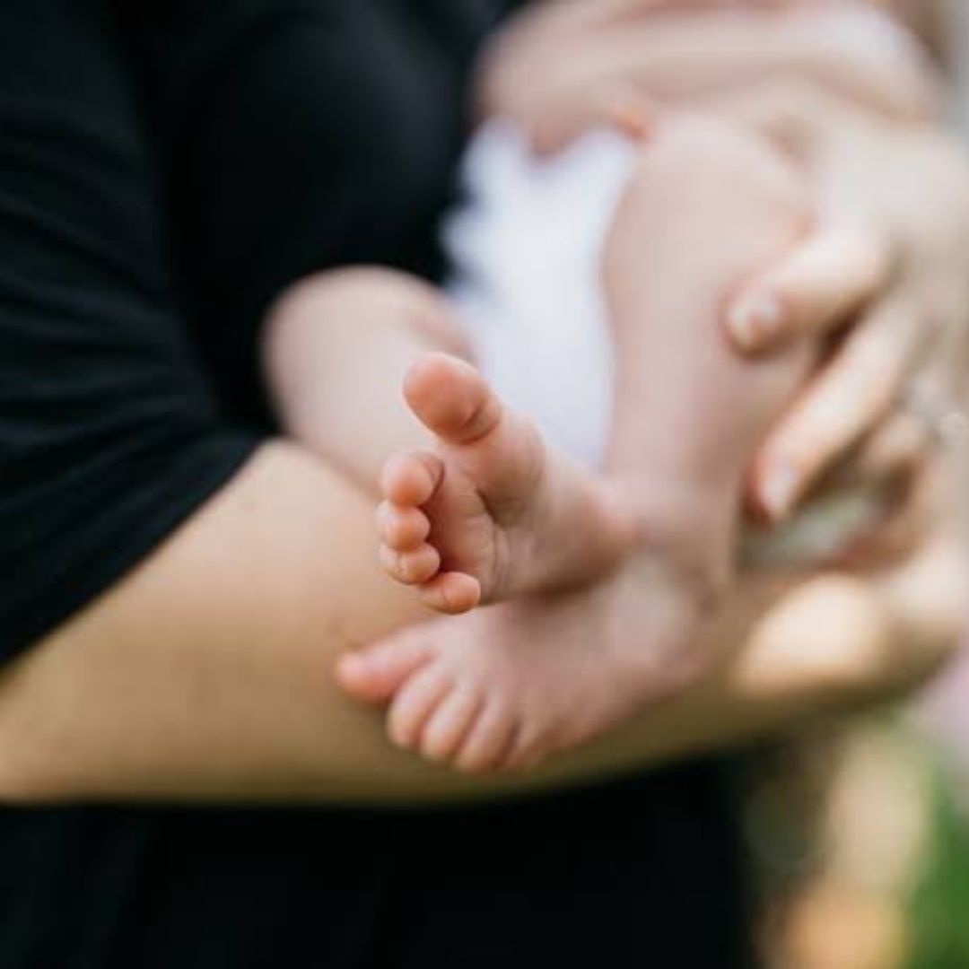 Kerala: Woman Cop Breastfeeds Starving Baby Separated From Mother, Receives Praise From Police Force