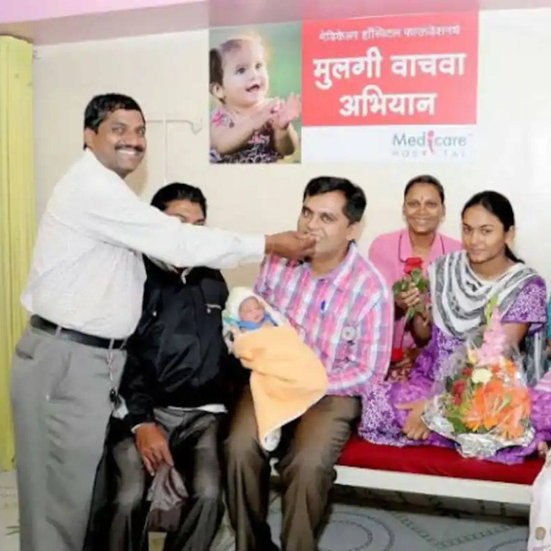 Meet Dr Ganesh Rakh, Who Has Delivered Over 2,400 Girl Child In Last 11 Years Without Any Charge