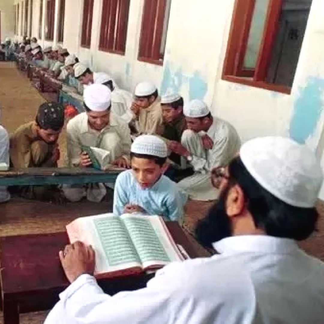 Breaking Stereotypes To Impart Knowledge! Islamic Institute In Kerala Teaches Sanskrit To Students