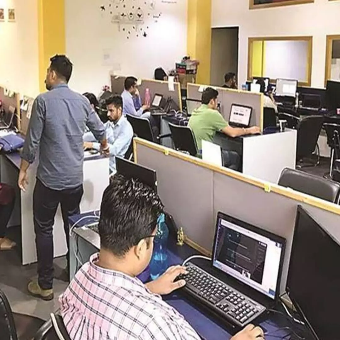 Desk-Bombing Is The New Trend: 78% Of Indian Employees Choose To Head To Office To Socialise