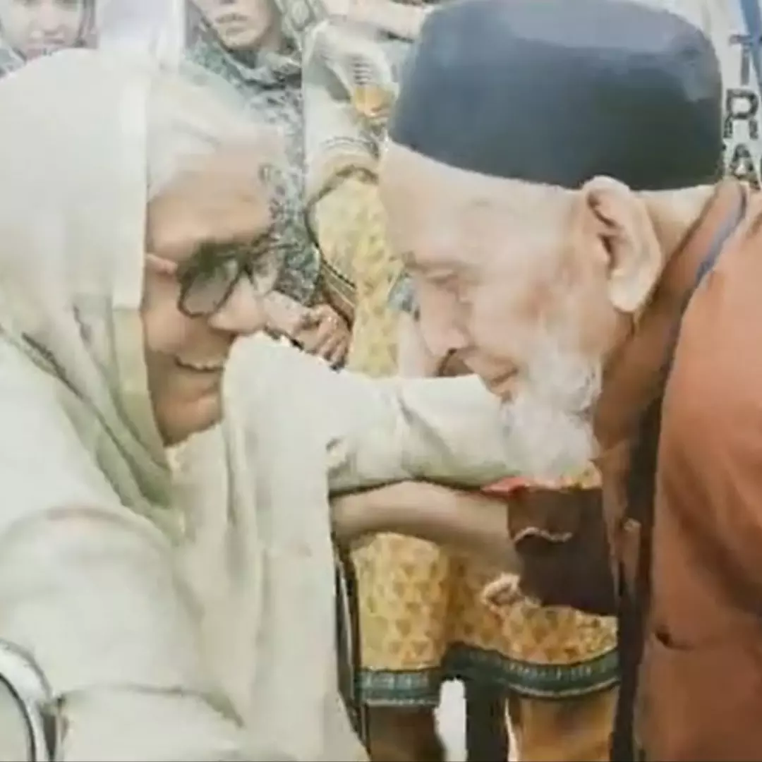 Heartwarming Reunion! Separated During Partition, Siblings Reunite After 75 Years  At Kartarpur Corridor