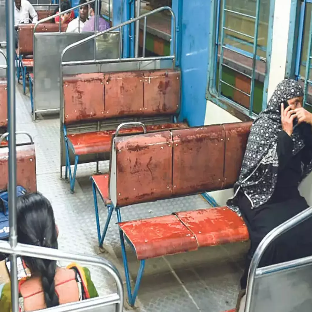 Railway Police To Patrol Ladies Coach In Mumbai Trains