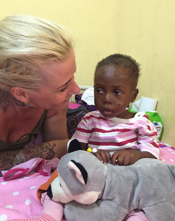 Charity-worker-Anja-helps-starving-baby-Hope